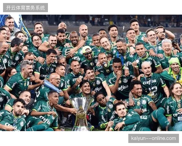 斯卡洛尼坦言卫冕压力巨大，但球队稳固的核心阵容是应对挑战的基础